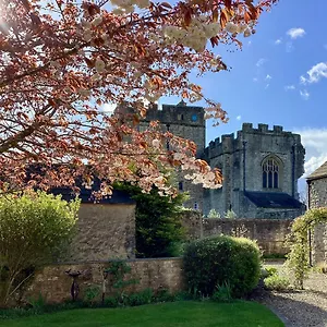 Guest house The Garden At Snape Castle Mews, Bedale